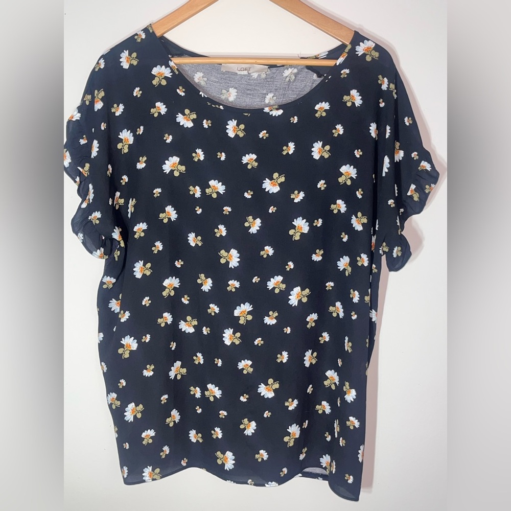 LOFT Black Floral Daisy Short Sleeve Blouse